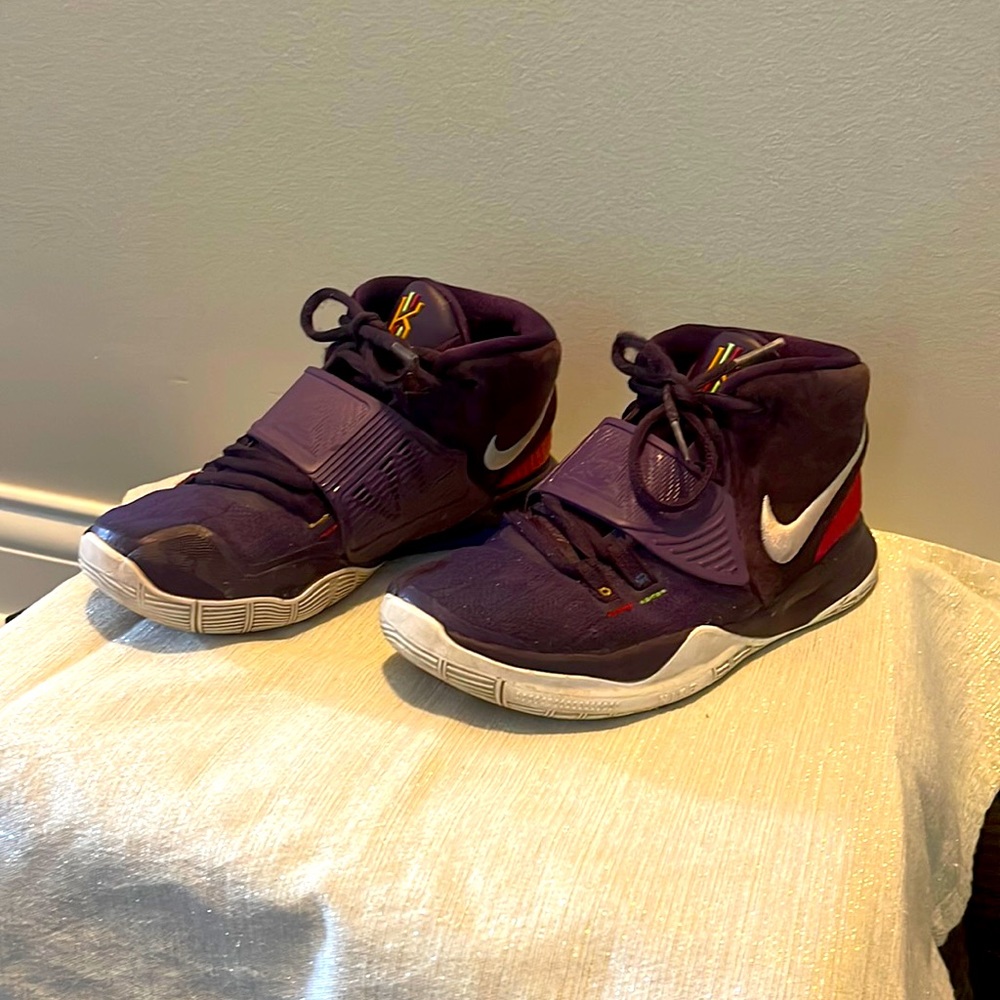 Little Boys Basketball shoes, gently worn, Nike, Kyrie Irving